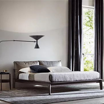 Фото Кровать с мягким изголовьем Wish от Molteni & C