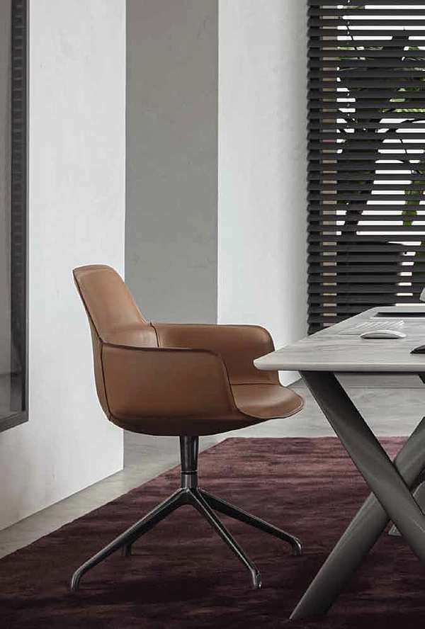 Фото Кресло MOLTENI (+VITRA) BARBICAN BSB5