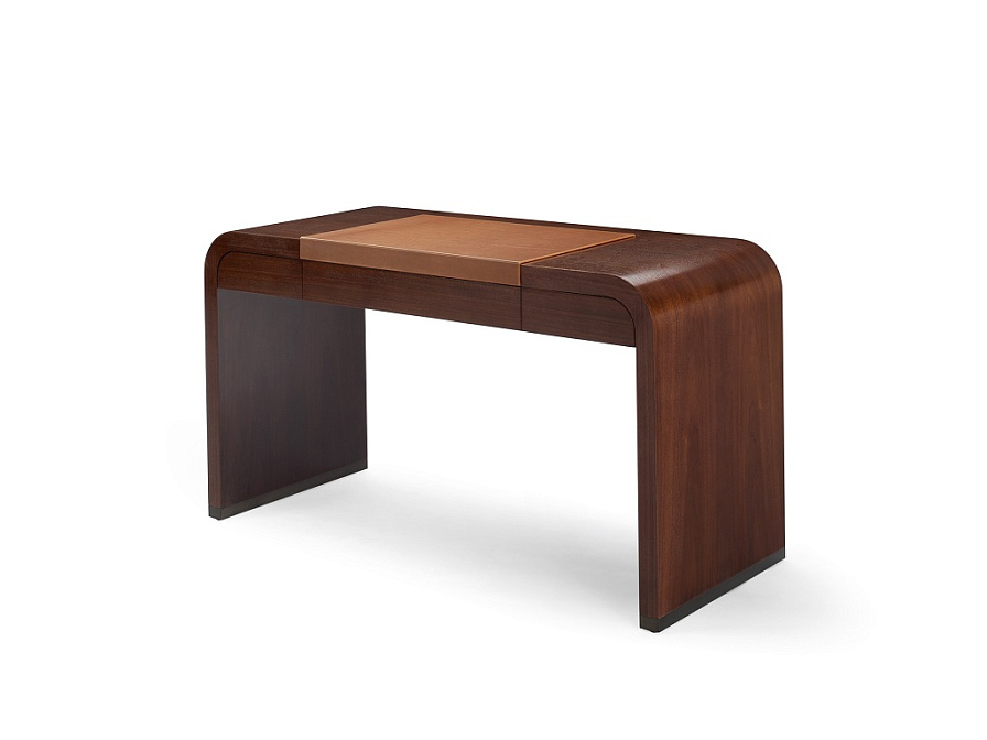 Фото Письменный стол BOLIER Radius Desk