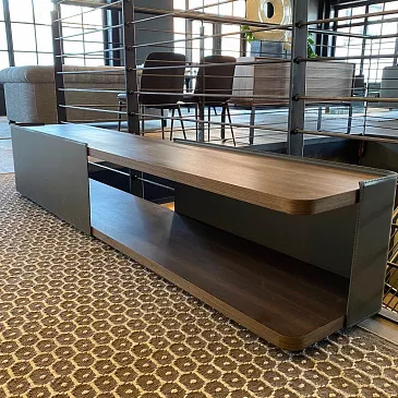 Фото Консоль Hubert HTA2 от Molteni & C