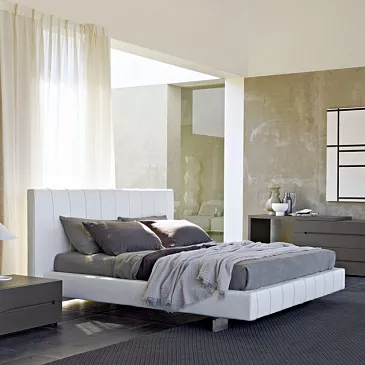 Фото Кровать с функциональным изголовьем High-Wave от Molteni & C
