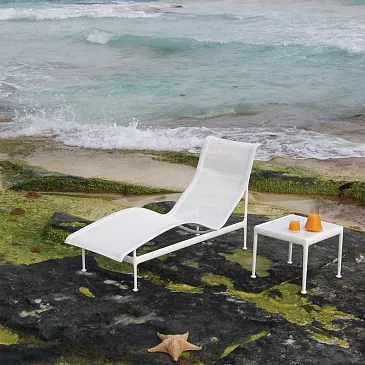 Фото Уличный шезлонг 1966 Contour Chaise Lounge от Knoll